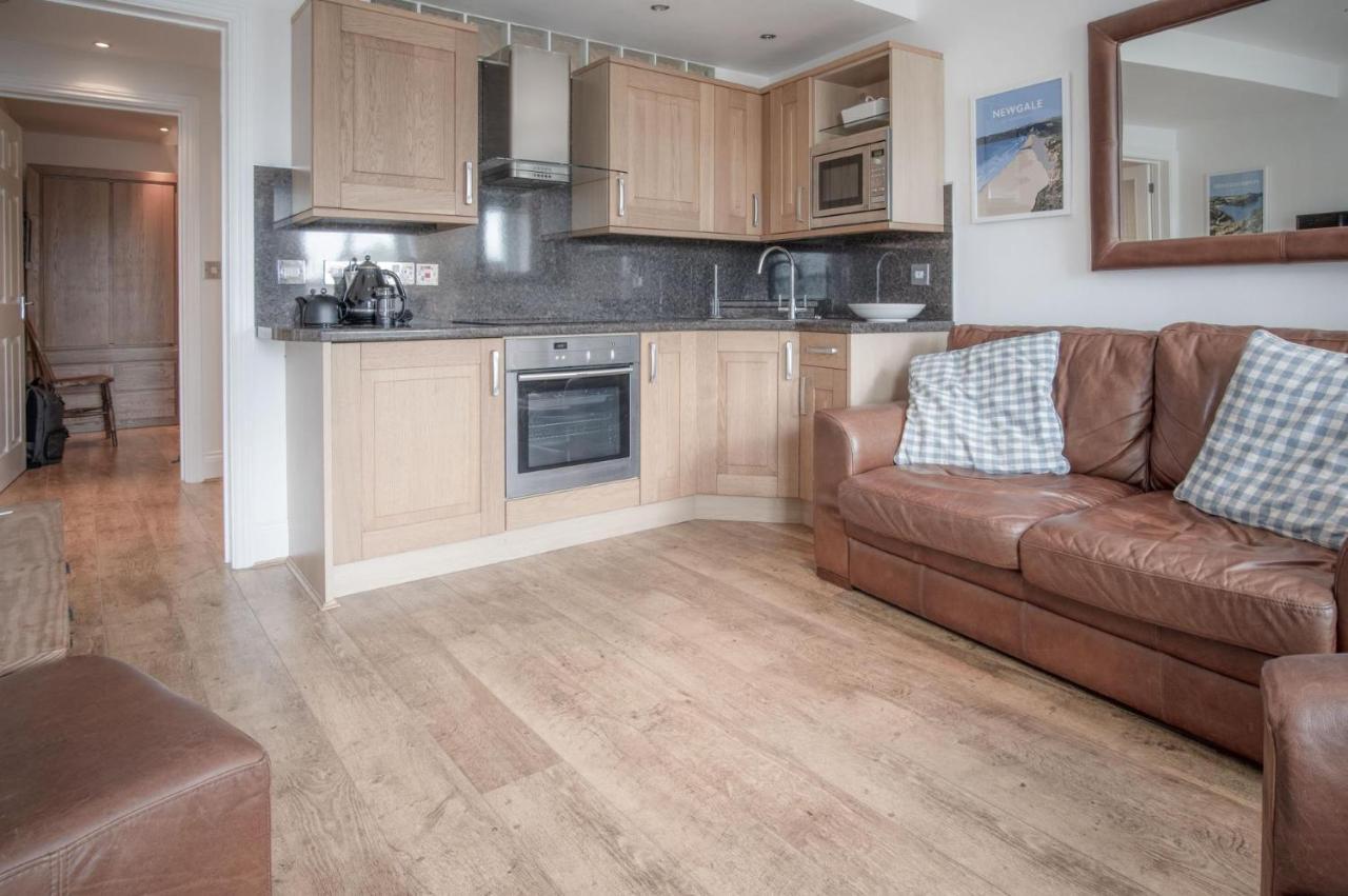 Goscar Court - 1 Bedroom Apartment - Tenby Exterior photo